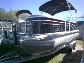 2023 Bennington 208SLJ Tri-toon for sale at APOPKA MARINE in INVERNESS, FL