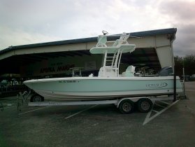 2019 Robalo 246 Cayman SD for sale at APOPKA MARINE in INVERNESS, FL