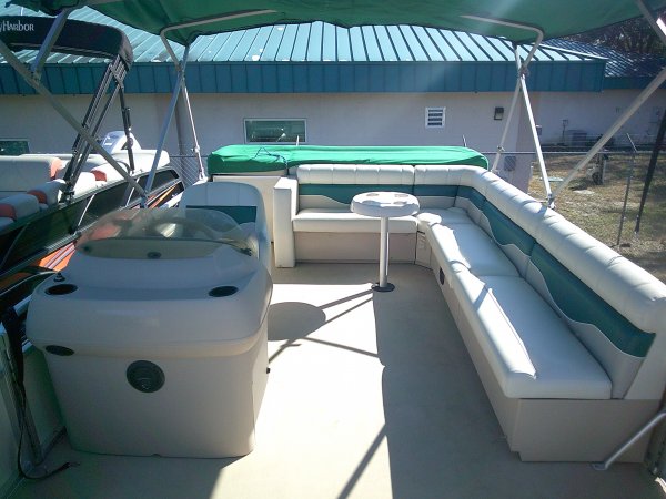 Pre-Owned 2004  powered Sweetwater Boat for sale 2004 Sweetwater 200ES Tuscany Pontoon for sale in INVERNESS, FL