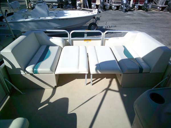 Pre-Owned 2004 Sweetwater 200ES Tuscany Pontoon for sale 2004 Sweetwater 200ES Tuscany Pontoon for sale in INVERNESS, FL