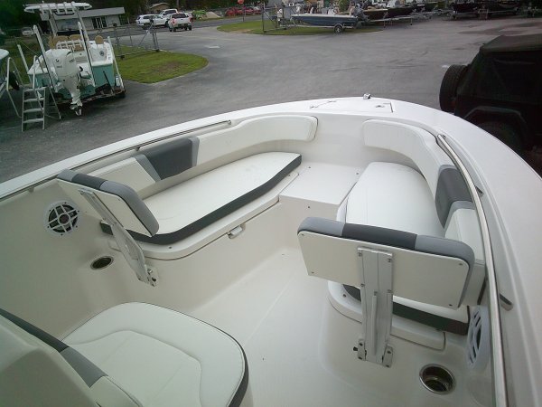 Bow Seats With Backrest 2025 Robalo R200 for sale in INVERNESS, FL