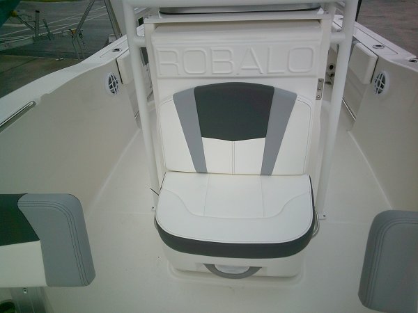 Front Of Console 2025 Robalo R200 for sale in INVERNESS, FL