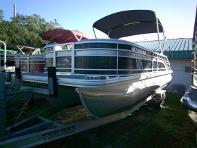 2021 Bennington 25LSB Tritoon for sale at APOPKA MARINE in INVERNESS, FL