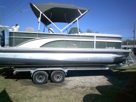 2019 Bennington 21SSXAPG Tritoon for sale at APOPKA MARINE in INVERNESS, FL
