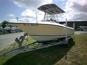 2007 Century 2001SV for sale at APOPKA MARINE in INVERNESS, FL