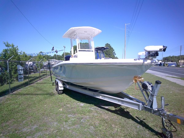 Pre-Owned 2017 Robalo for sale 2017 Robalo 246 Cayman for sale in INVERNESS, FL