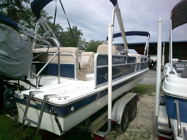 Pre-Owned 2015 Hurricane Power Boat for sale 2015 Hurricane 226RE for sale in INVERNESS, FL