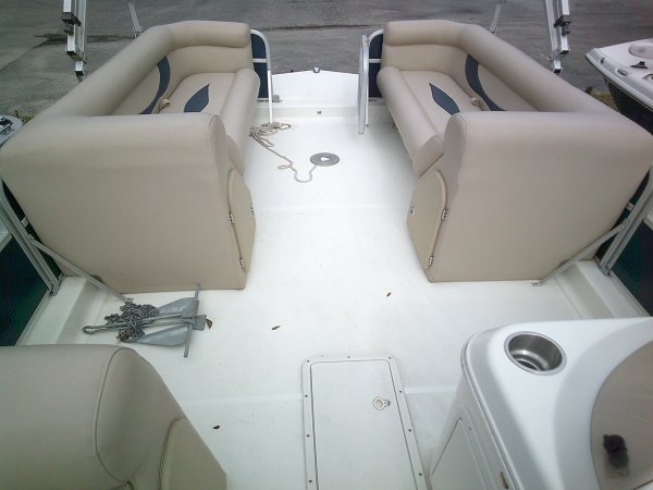 Pre-Owned 2015 Hurricane Power Boat for sale 2015 Hurricane 226RE for sale in INVERNESS, FL