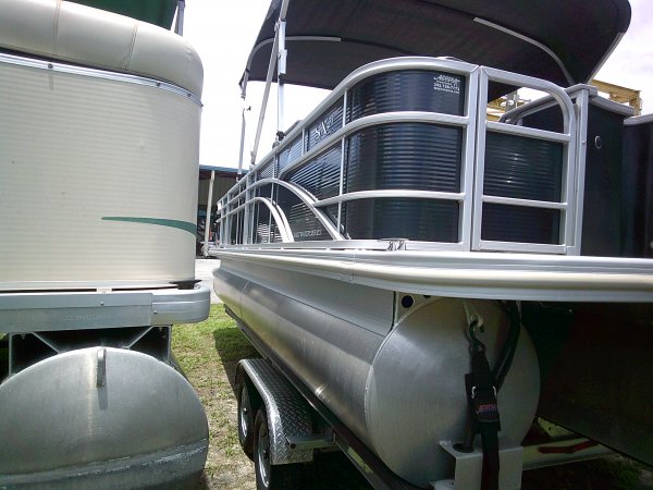 Pre-Owned 2023  powered Power Boat for sale 2023 Bennington 21SFXAPG Tritoon for sale in INVERNESS, FL